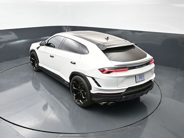 2023 Lamborghini Urus Performante