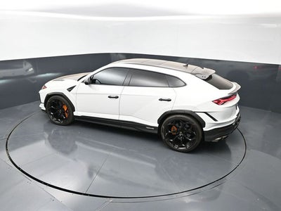 2023 Lamborghini Urus Performante
