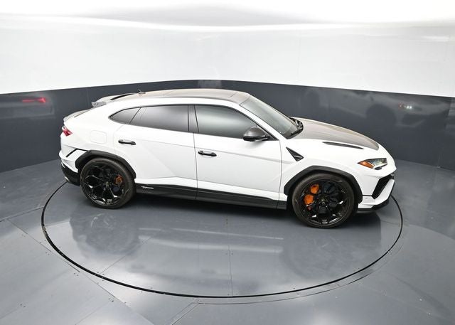 2023 Lamborghini Urus Performante