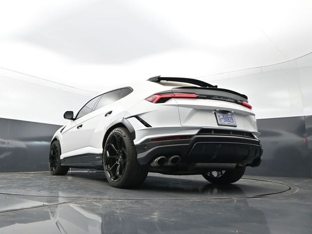 2023 Lamborghini Urus Performante
