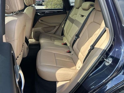 2021 Porsche Macan Base