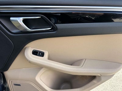 2021 Porsche Macan Base