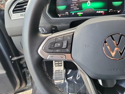 2023 Volkswagen Tiguan SE R-Line Black