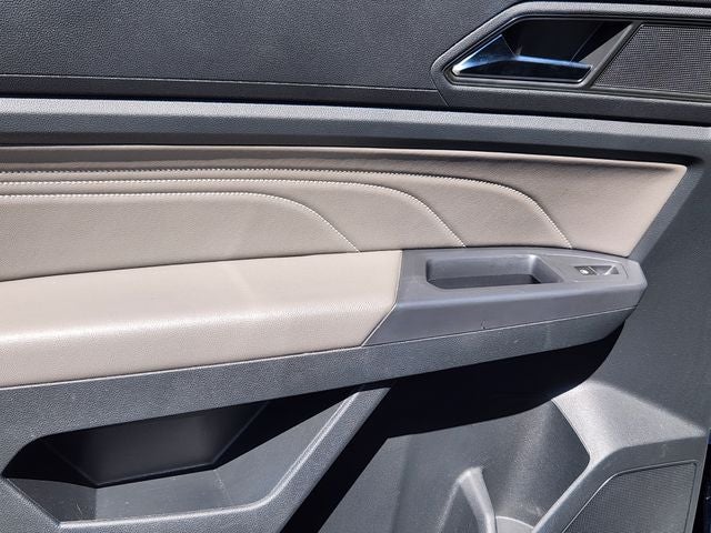 2021 Volkswagen Atlas Cross Sport 2.0T SE w/Technology