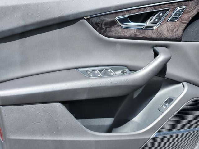 2022 Audi Q8 55 Premium Plus quattro