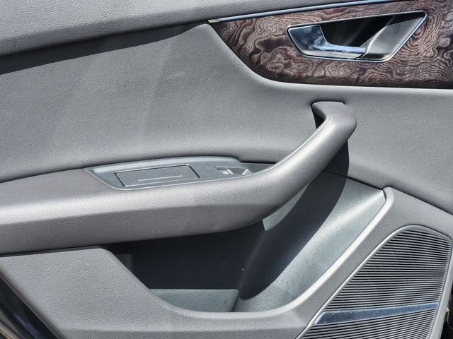 2022 Audi Q8 55 Premium Plus quattro