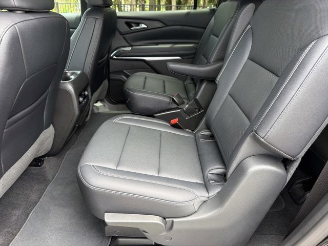 2025 Chevrolet Traverse AWD LT