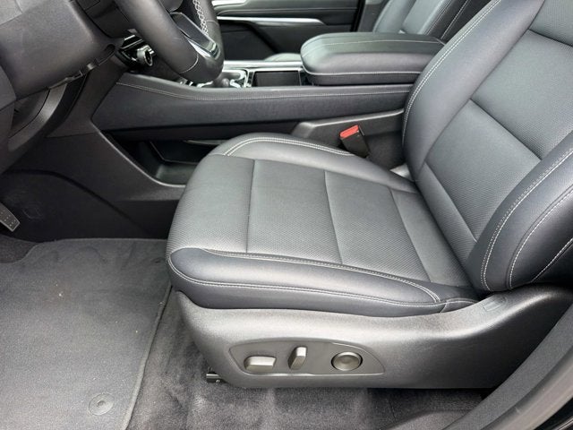 2025 Chevrolet Traverse AWD LT