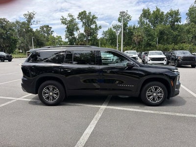 2025 Chevrolet Traverse AWD LT