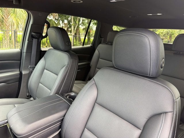 2025 Chevrolet Traverse AWD LT