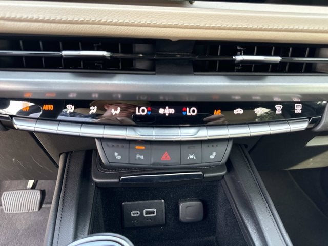 2024 Cadillac XT4 FWD Luxury
