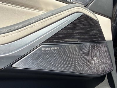 2023 BMW X7 M60i