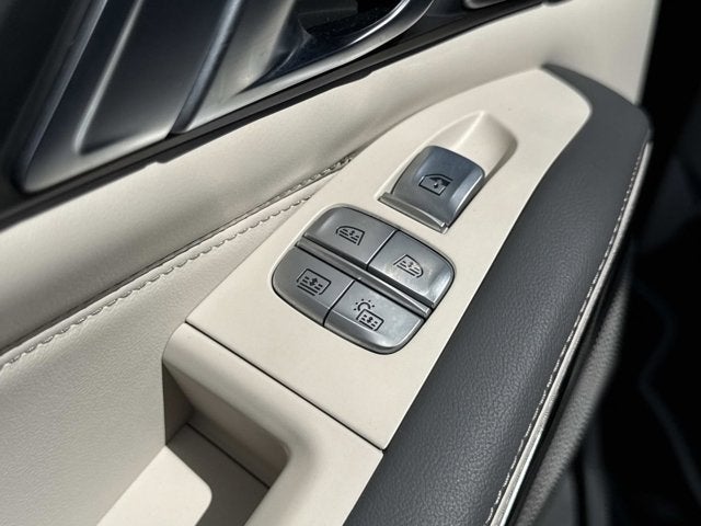 2023 BMW X7 M60i