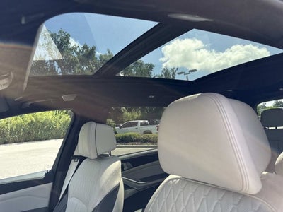2023 BMW X7 M60i