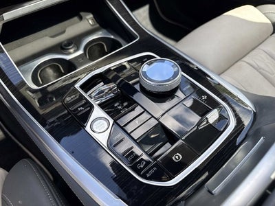 2023 BMW X7 M60i