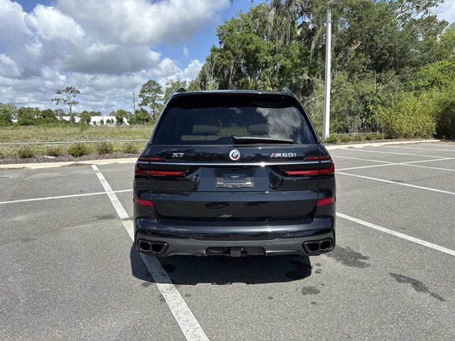 2023 BMW X7 M60i