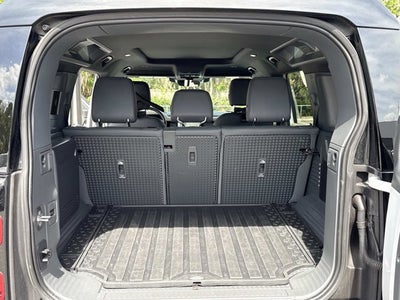2023 Land Rover Defender X-Dynamic SE