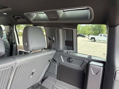 2023 Land Rover Defender X-Dynamic SE