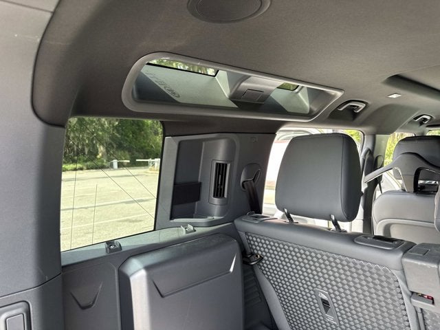 2023 Land Rover Defender X-Dynamic SE
