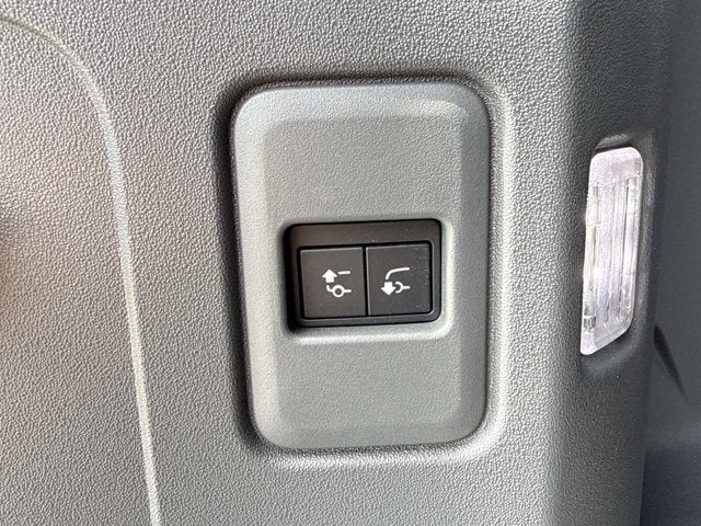 2023 Land Rover Defender X-Dynamic SE