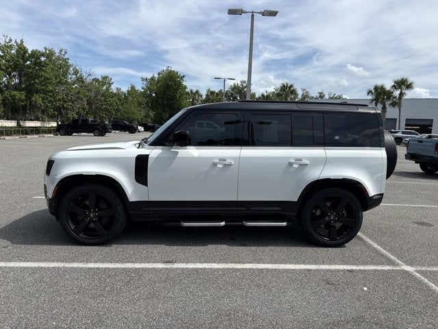 2023 Land Rover Defender X-Dynamic SE