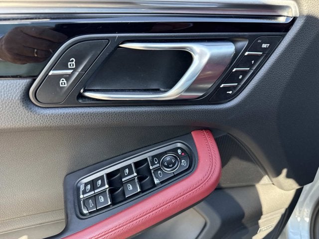 2020 Porsche Macan Base