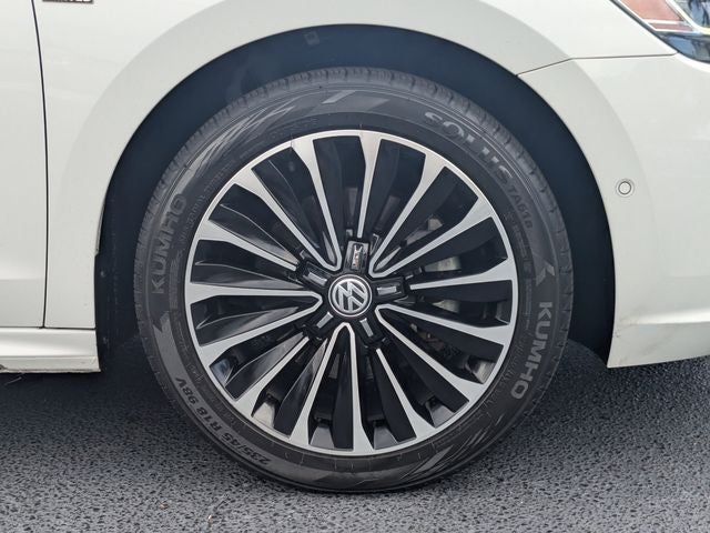2022 Volkswagen Passat 2.0T Limited Edition