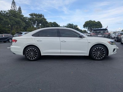 2022 Volkswagen Passat 2.0T Limited Edition