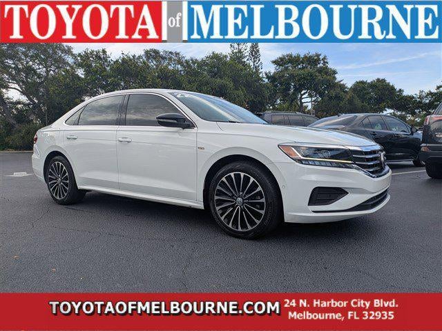 2022 Volkswagen Passat 2.0T Limited Edition