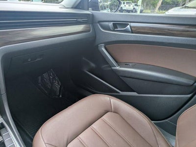2022 Volkswagen Passat 2.0T Limited Edition