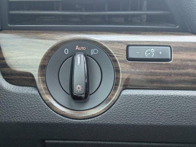 2022 Volkswagen Passat 2.0T Limited Edition