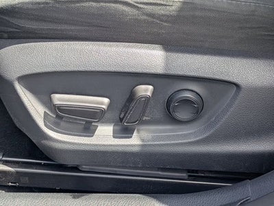 2019 Toyota Camry Hybrid LE