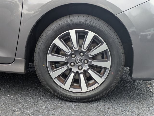 2018 Toyota Sienna XLE 7 Passenger