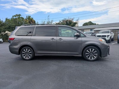 2018 Toyota Sienna XLE 7 Passenger