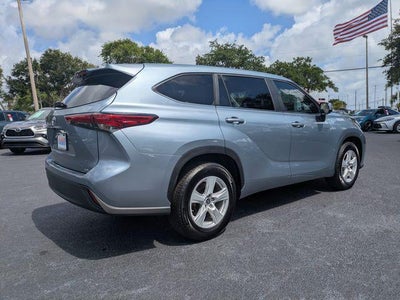 2023 Toyota Highlander LE