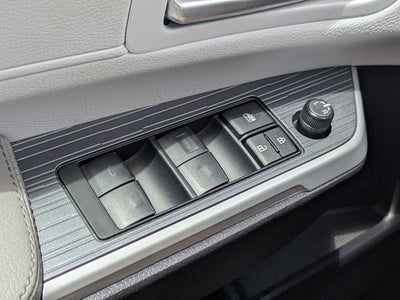 2025 Toyota Sienna XLE 8 Passenger