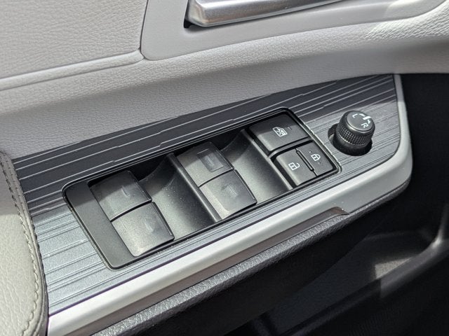 2025 Toyota Sienna XLE 8 Passenger