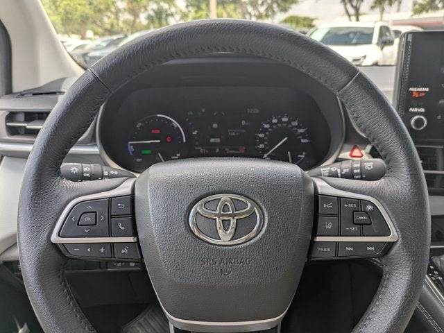 2025 Toyota Sienna XLE 8 Passenger