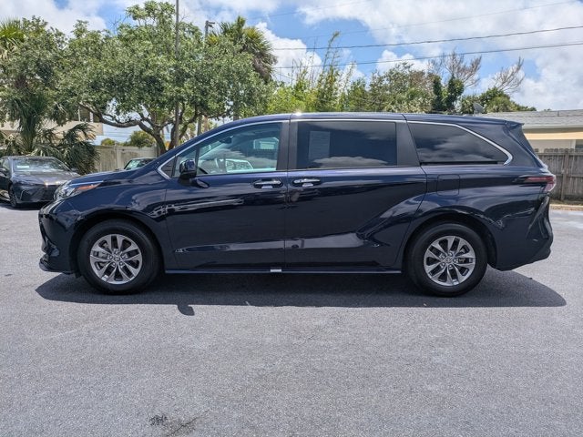 2025 Toyota Sienna XLE 8 Passenger
