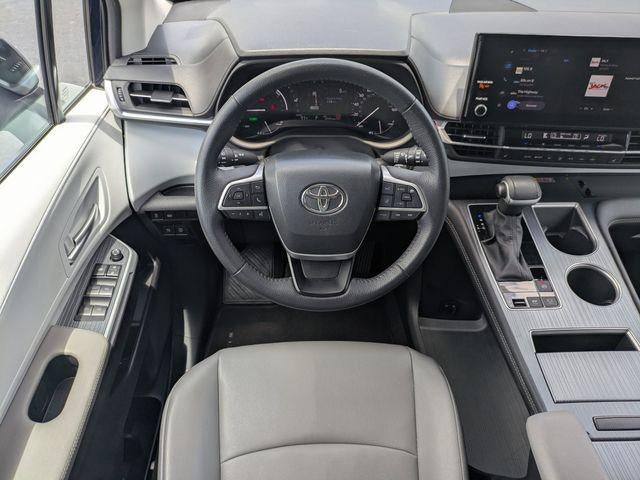 2025 Toyota Sienna XLE 8 Passenger
