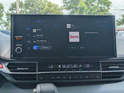 2025 Toyota Sienna XLE 8 Passenger