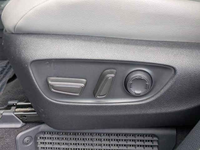 2025 Toyota Sienna XLE 8 Passenger