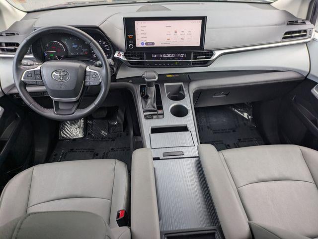 2025 Toyota Sienna XLE 8 Passenger