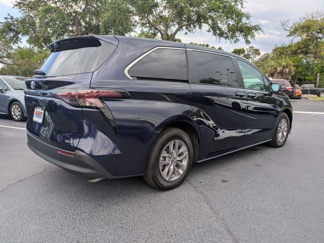 2025 Toyota Sienna XLE 8 Passenger