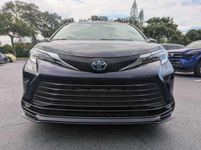 2025 Toyota Sienna XLE 8 Passenger