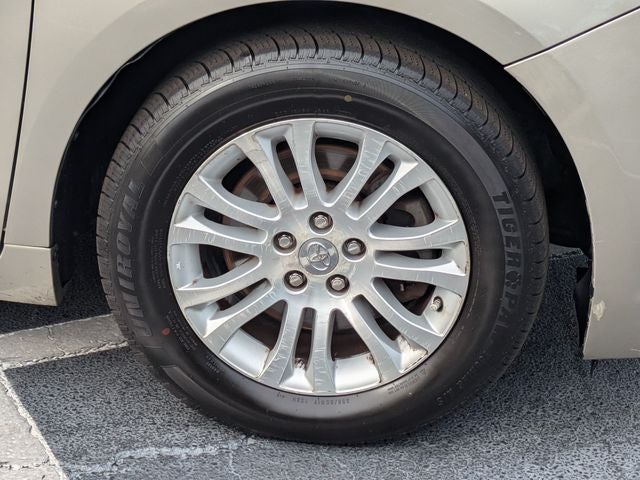 2017 Toyota Sienna XLE Premium 8 Passenger
