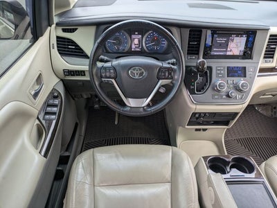 2017 Toyota Sienna XLE Premium 8 Passenger