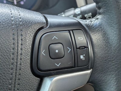 2017 Toyota Sienna XLE Premium 8 Passenger