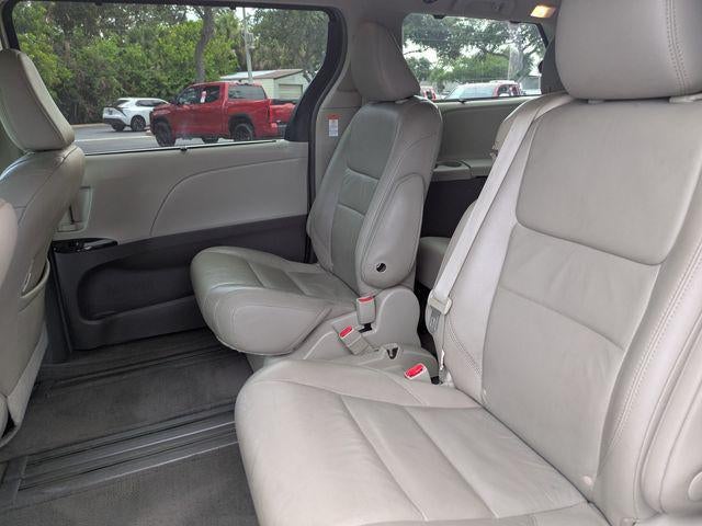 2017 Toyota Sienna XLE Premium 8 Passenger