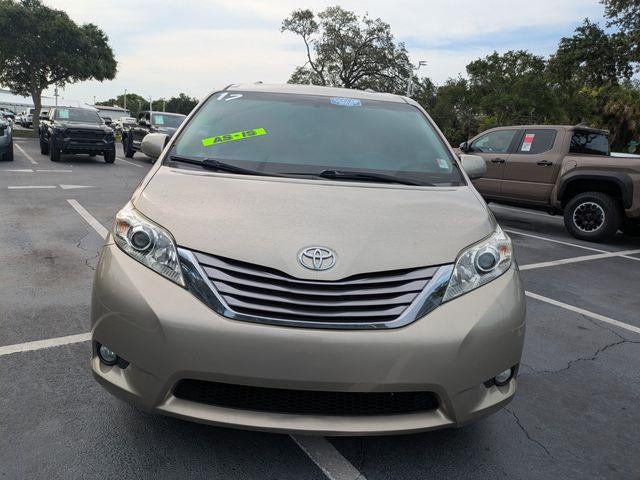 2017 Toyota Sienna XLE Premium 8 Passenger